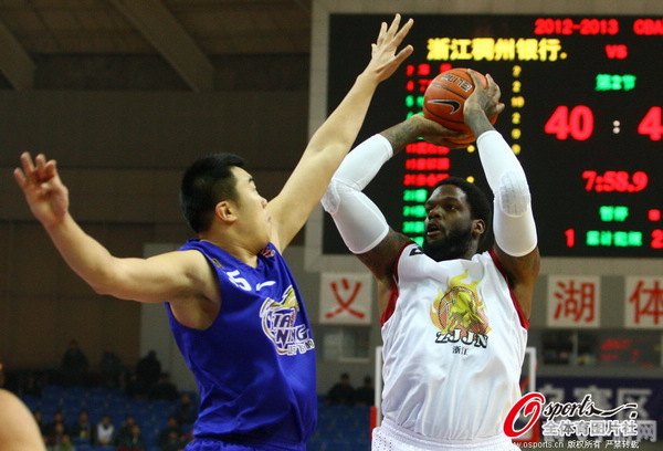 nba2kol中锋技巧,NBA2KOL中锋必备技巧大揭秘