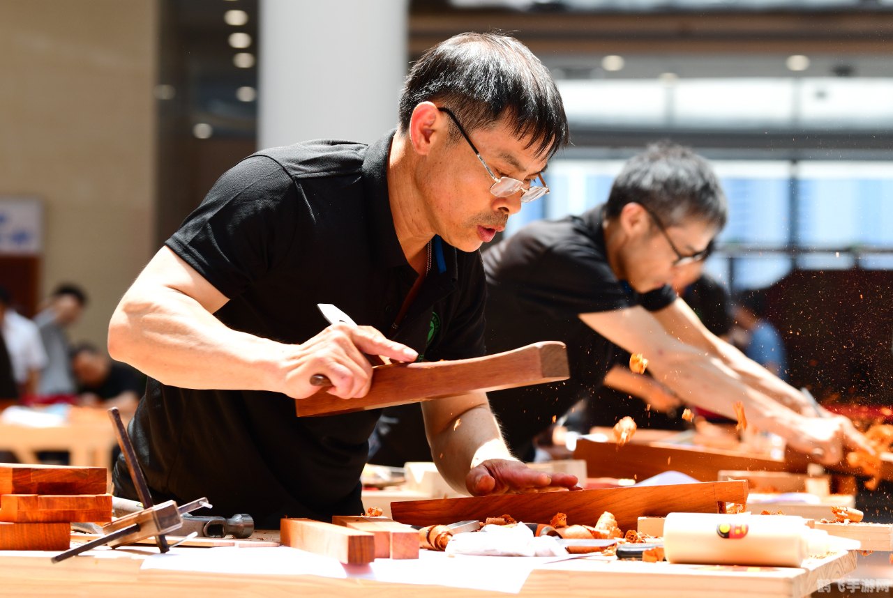 全民抡锤：一锤定音，成就工匠大师之路