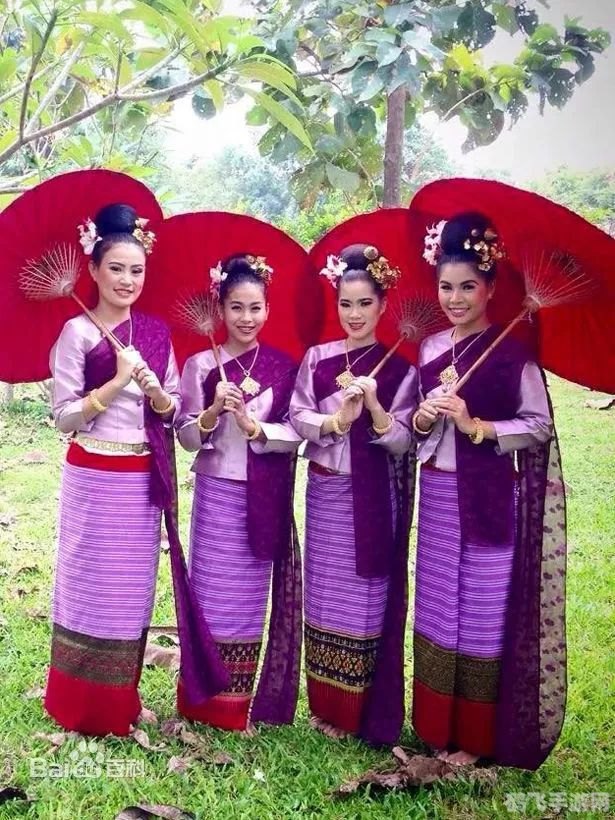 探秘蓝精灵的村庄:梦幻世界的完全攻略