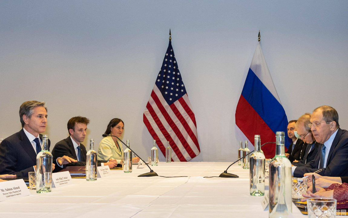 锁定现代空战攻略:掌握空中霸主的关键要素