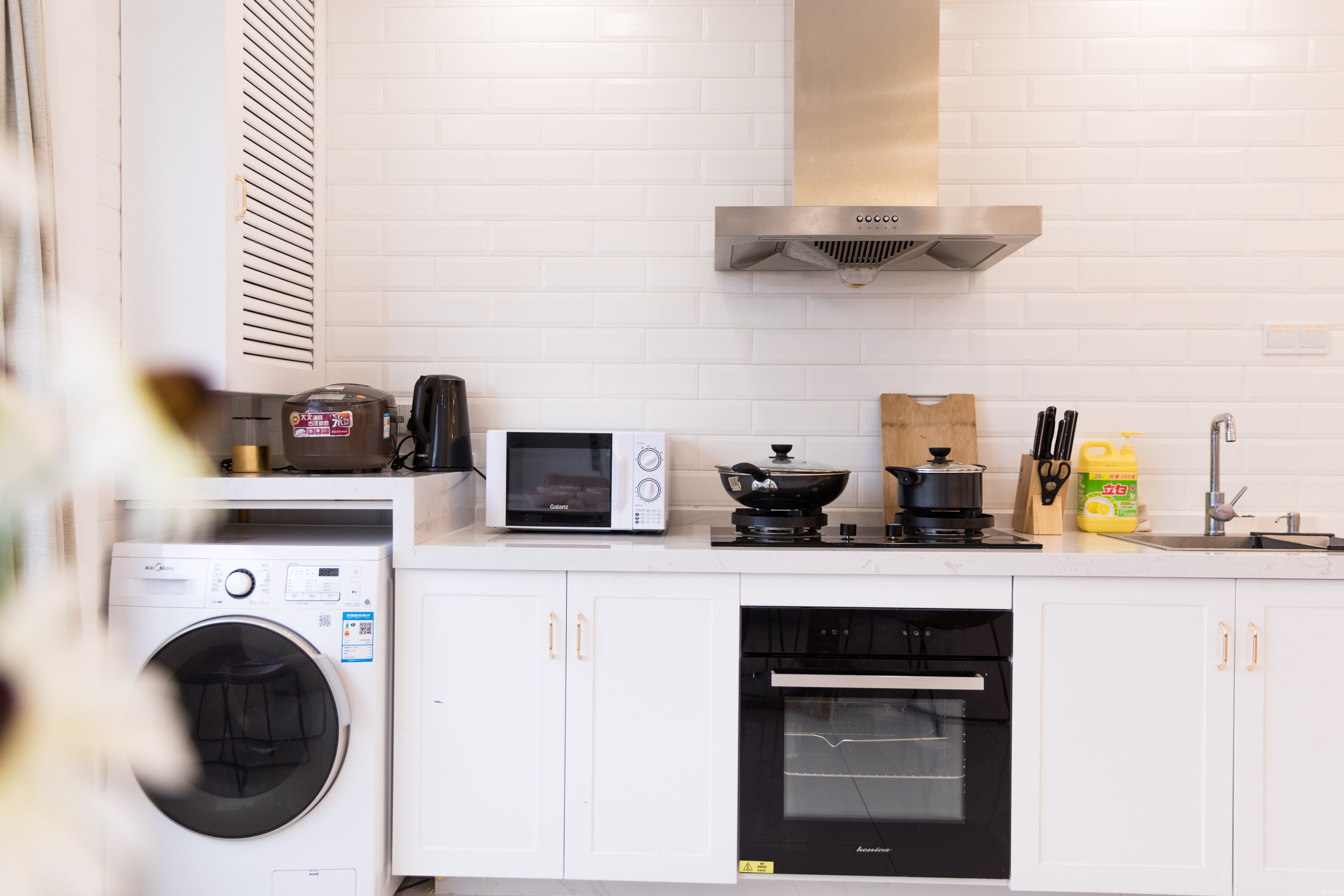 滚动的天空:挑战重力极限的指尖舞动