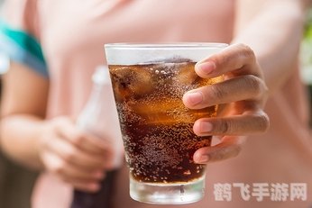 喝完碳酸饮料后探秘蚂蚁庄园，乐趣无穷！