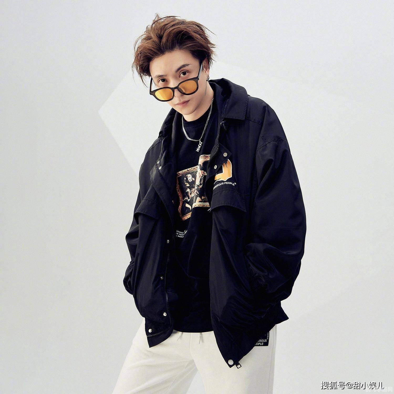 lpl转会最新消息,LPL转会季大揭秘,新阵容手游玩法全攻略!