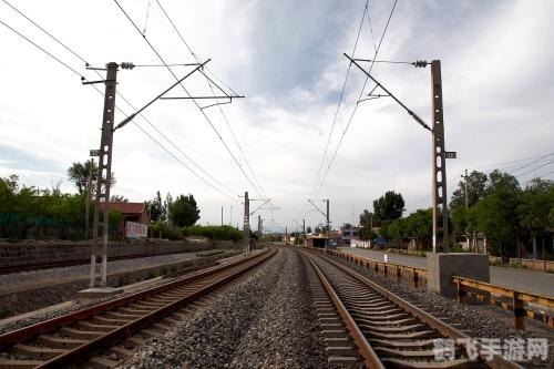 火车和铁轨哪个先被发明出来,揭秘火车与铁轨的发明顺序，探寻手游中的火车帝国建设攻略