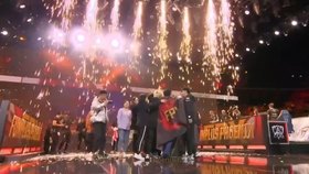 S9全球总决赛落幕，FPX荣耀夺冠！