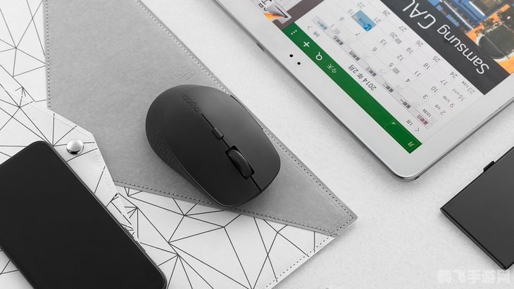 揭秘第一个鼠标外壳背后的故事,带你领略游戏操作的革新之旅