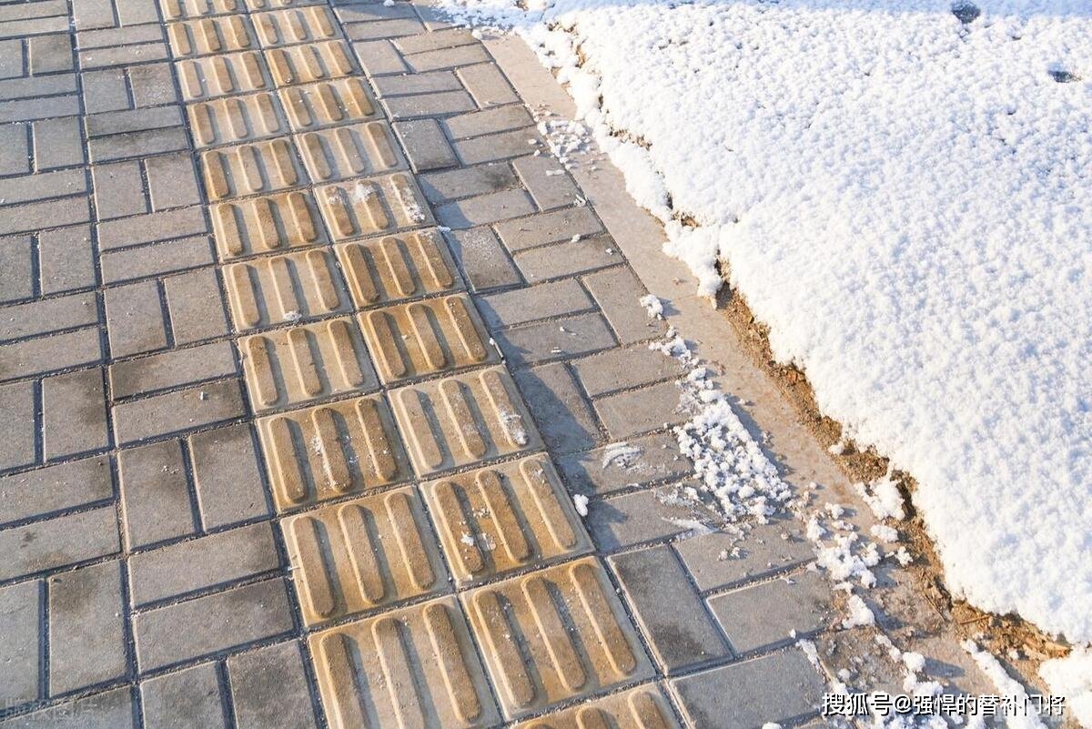 揭秘盲道表面的特殊设计，凸起形状解析