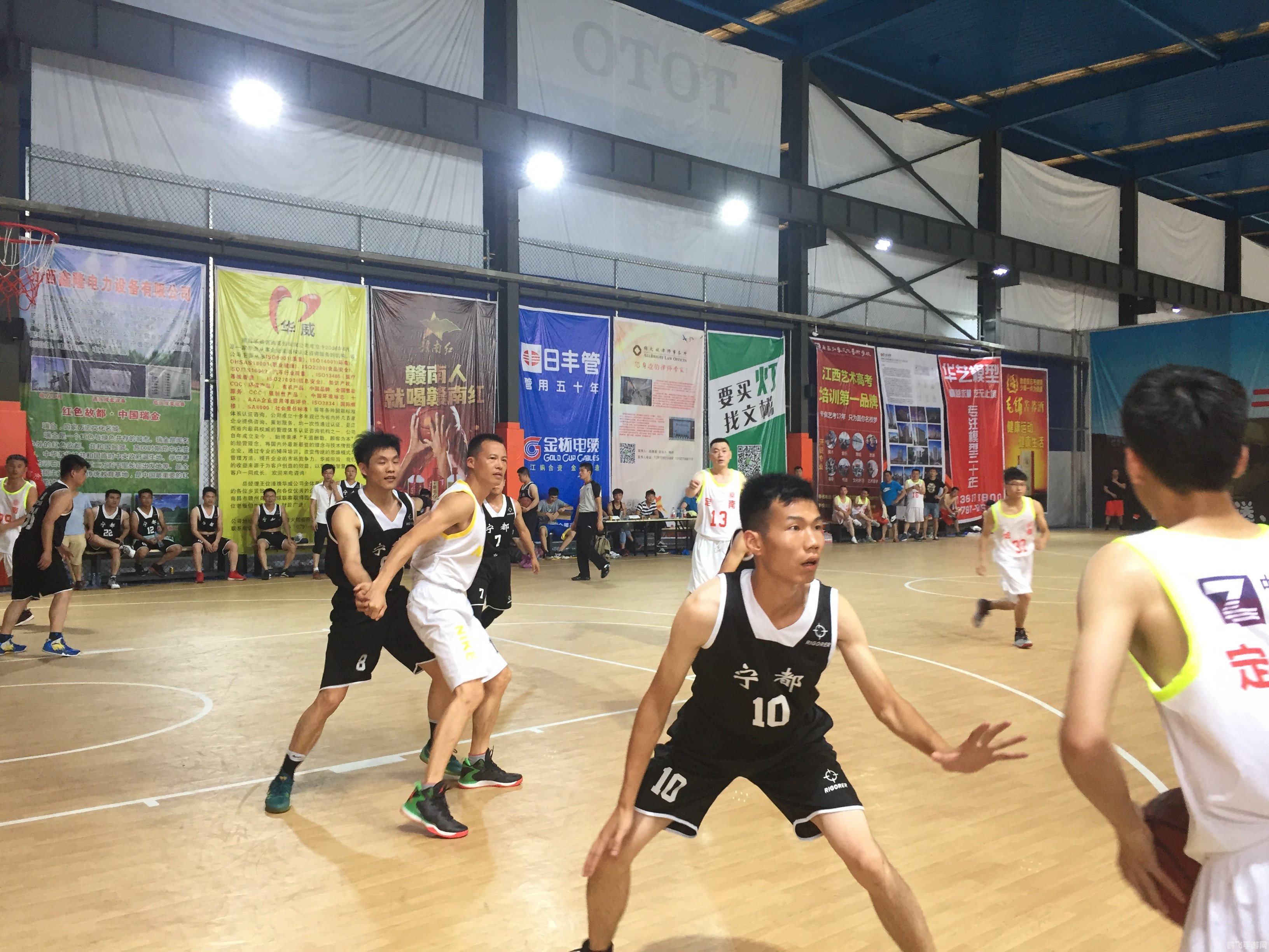 S11小组赛激烈角逐,各队积分排名揭晓