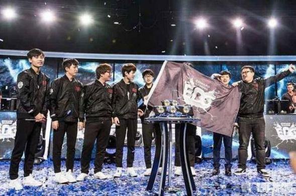 lpl历届冠军,LPL历届冠军回顾与手游玩法攻略