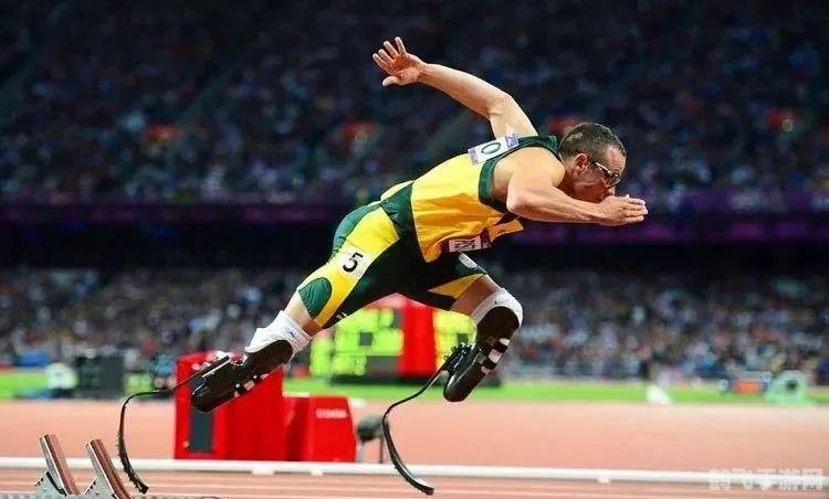 刀锋战士跑步时穿的是什么,揭秘刀锋战士跑步装备大解析,运动假肢引领风潮!