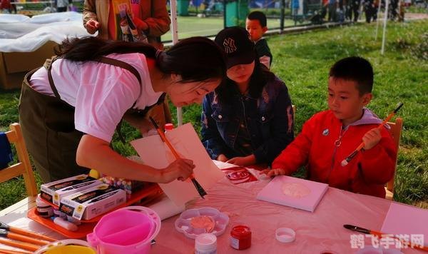 雨后蜗牛爬到水泥墙上,雨后蜗牛大冒险手游攻略，攀爬水泥墙的秘诀