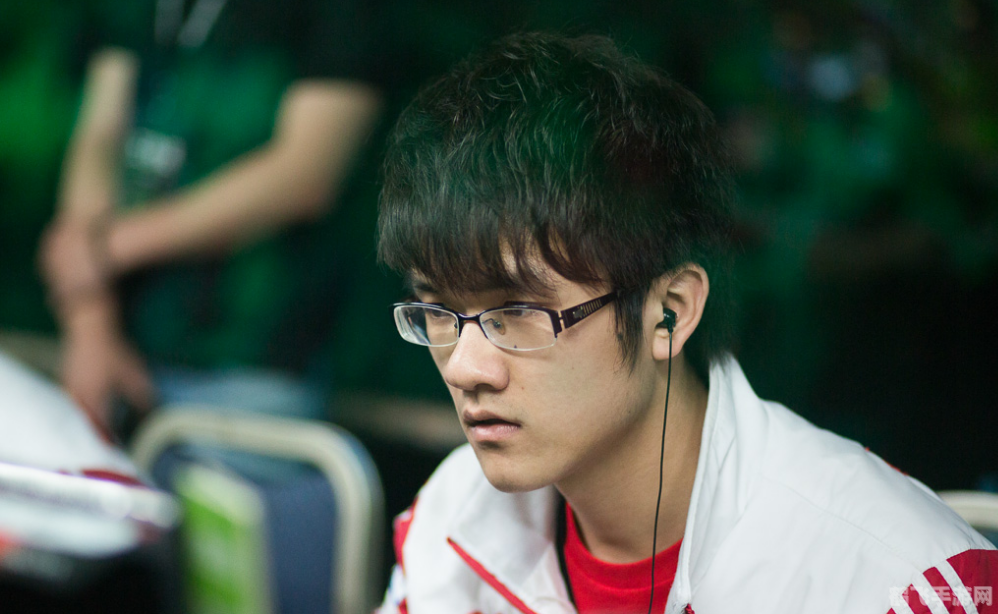 若风退役探因，压力、年龄与战队变迁