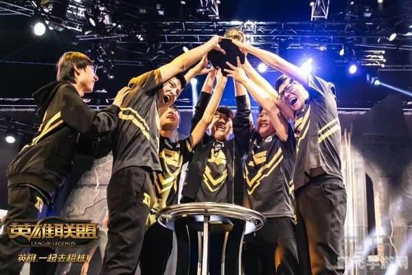 史诗战争4中文无敌版,史诗战争4中文无敌版手游攻略,打造无敌战队,征服史诗战场!