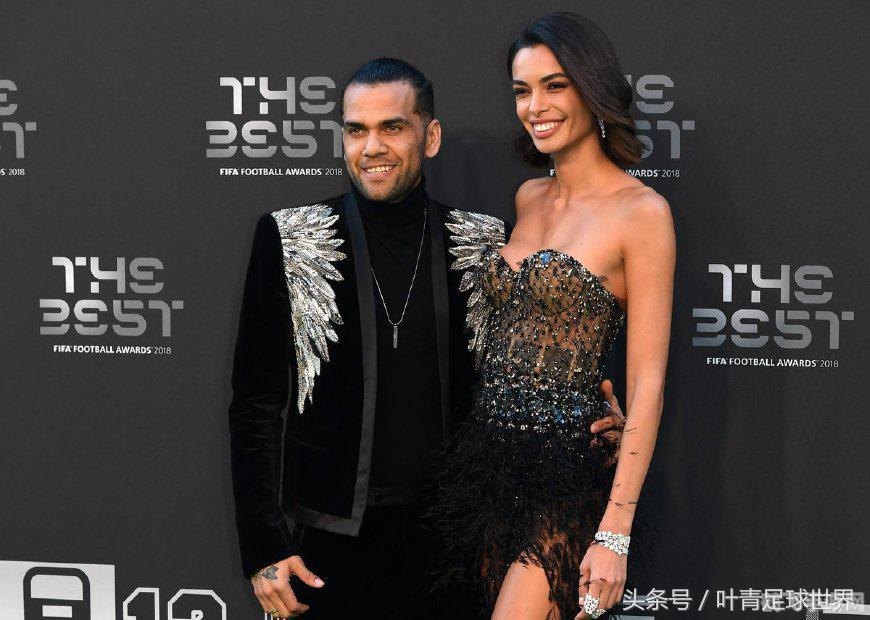 fifa2010世界杯,FIFA 2010世界杯手游攻略,掌控球场,夺冠之路