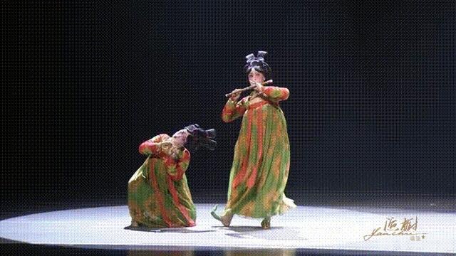 lol走位技巧,LOL走位技巧大揭秘，助你成为游戏中的飘逸舞者！