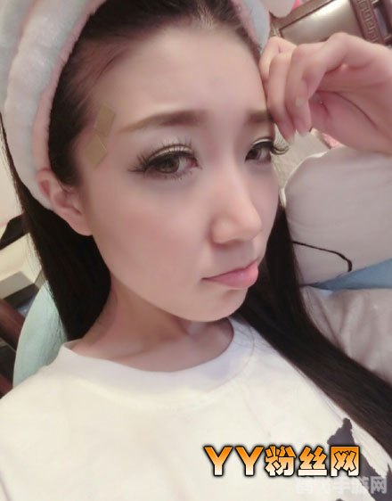 百里挑一卢小彧,角色背景