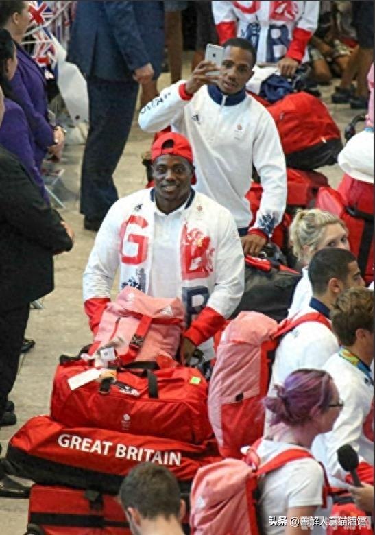 抖音热门表情包连图揭秘,如何在手游中巧妙运用,轻松获取财富?