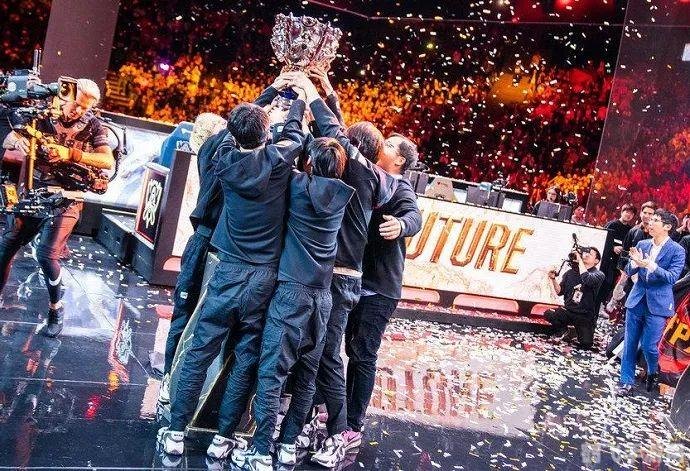 2019英雄联盟全球总决赛，FPX浴火重生，凤凰涅槃夺冠！