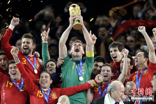南非世界杯西班牙第几次捧起大力神杯,西班牙队南非世界杯夺冠之路，手游版大力神杯攻略