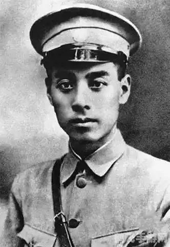 1924年11月谁接任黄埔军校,1924年11月，周恩来接任黄埔军校政治部主任