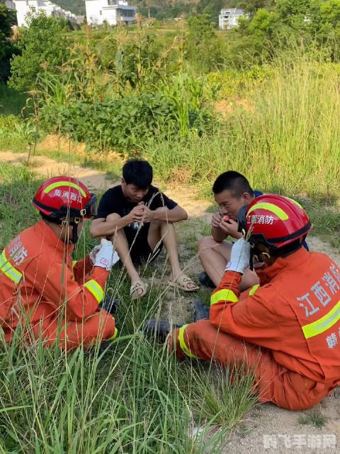 红伞伞白杆杆吃完躺板板,红伞伞白杆杆,手游攻略大揭秘,轻松避开躺板板