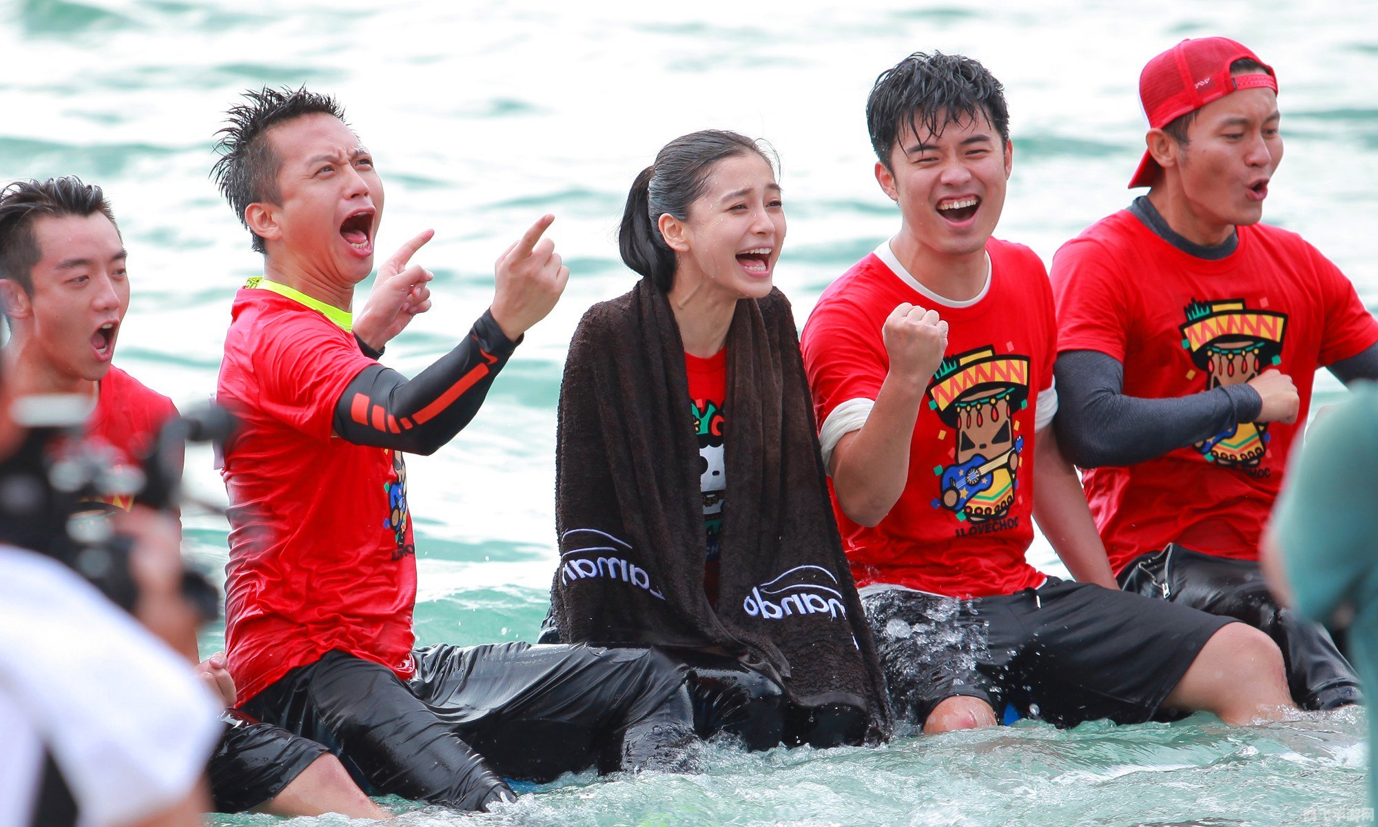 奔跑吧第八季热播，手游玩法大揭秘，与跑男团一起奔跑！